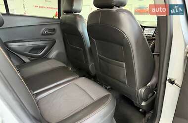 Внедорожник / Кроссовер Chevrolet Tracker 2017 в 