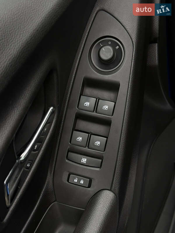 Позашляховик / Кросовер Chevrolet Tracker 2014 в Сумах