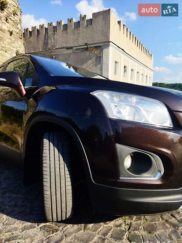 Внедорожник / Кроссовер Chevrolet Tracker 2014 в Каменец-Подольском