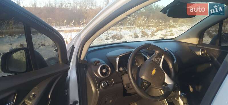 Внедорожник / Кроссовер Chevrolet Tracker 2014 в Киеве фото 11 Внедорожник / Кроссовер Chevrolet Tracker 2014 в Киеве