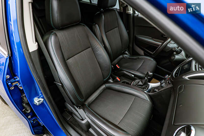 Внедорожник / Кроссовер Chevrolet Tracker 2013 в Киеве