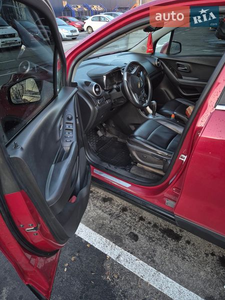 Внедорожник / Кроссовер Chevrolet Tracker 2014 в Обухове