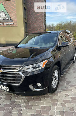 Позашляховик / Кросовер Chevrolet Traverse 2017 в 