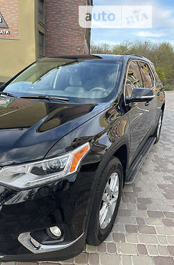 Позашляховик / Кросовер Chevrolet Traverse 2017 в 