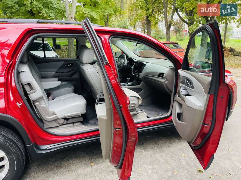Внедорожник / Кроссовер Chevrolet Traverse 2020 в Киеве