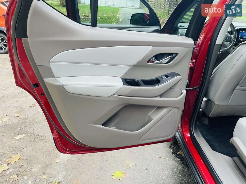 Внедорожник / Кроссовер Chevrolet Traverse 2020 в Киеве