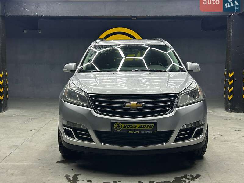 Внедорожник / Кроссовер Chevrolet Traverse 2015 в Черновцах