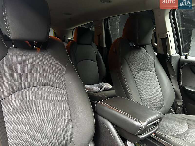 Внедорожник / Кроссовер Chevrolet Traverse 2015 в Черновцах