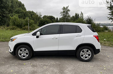 Внедорожник / Кроссовер Chevrolet Trax 2017 в 