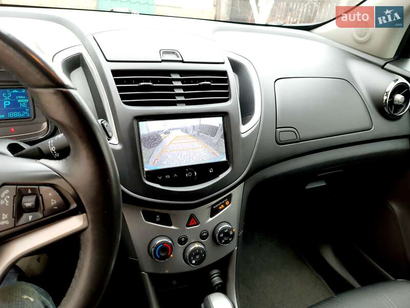 Позашляховик / Кросовер Chevrolet Trax 2013 в Золочеві