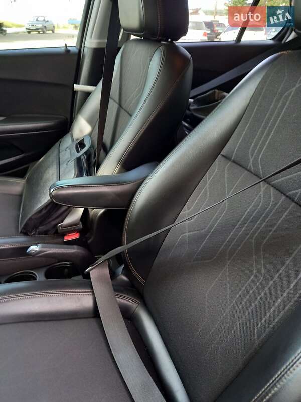 Внедорожник / Кроссовер Chevrolet Trax 2019 в Сарнах