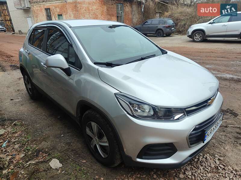Внедорожник / Кроссовер Chevrolet Trax 2017 в Киеве