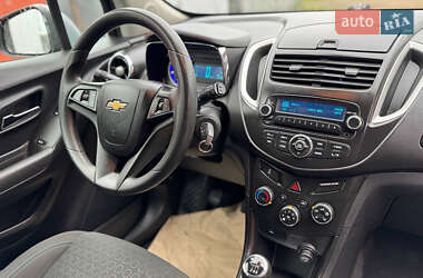 Внедорожник / Кроссовер Chevrolet Trax 2014 в 