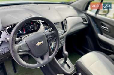Внедорожник / Кроссовер Chevrolet Trax 2017 в 