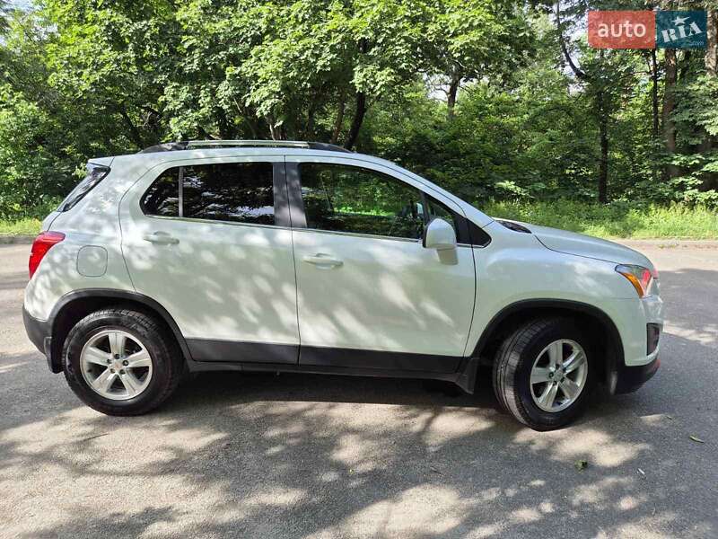 Позашляховик / Кросовер Chevrolet Trax 2016 в Софіївській Борщагівці