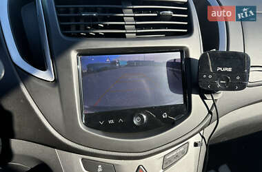 Внедорожник / Кроссовер Chevrolet Trax 2013 в 
