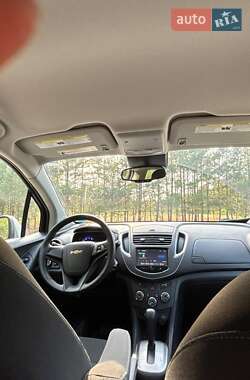Внедорожник / Кроссовер Chevrolet Trax 2016 в 