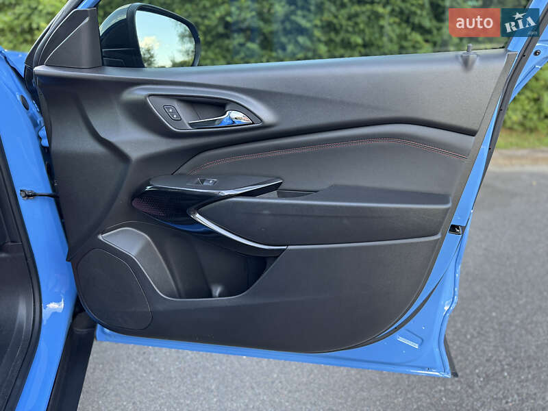 Внедорожник / Кроссовер Chevrolet Trax 2023 в Киеве фото 43 Внедорожник / Кроссовер Chevrolet Trax 2023 в Киеве