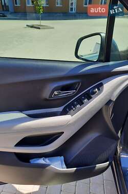 Внедорожник / Кроссовер Chevrolet Trax 2016 в 
