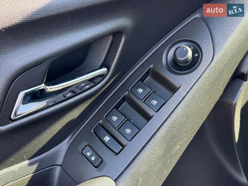 Внедорожник / Кроссовер Chevrolet Trax 2016 в Виннице