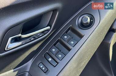 Внедорожник / Кроссовер Chevrolet Trax 2016 в 