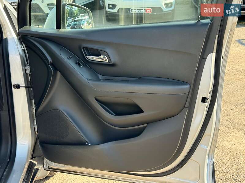 Внедорожник / Кроссовер Chevrolet Trax 2016 в Виннице