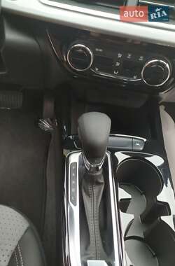 Внедорожник / Кроссовер Chevrolet Trax 2023 в 