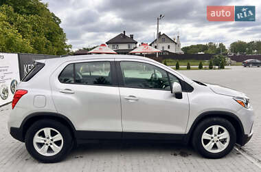 Внедорожник / Кроссовер Chevrolet Trax 2017 в 