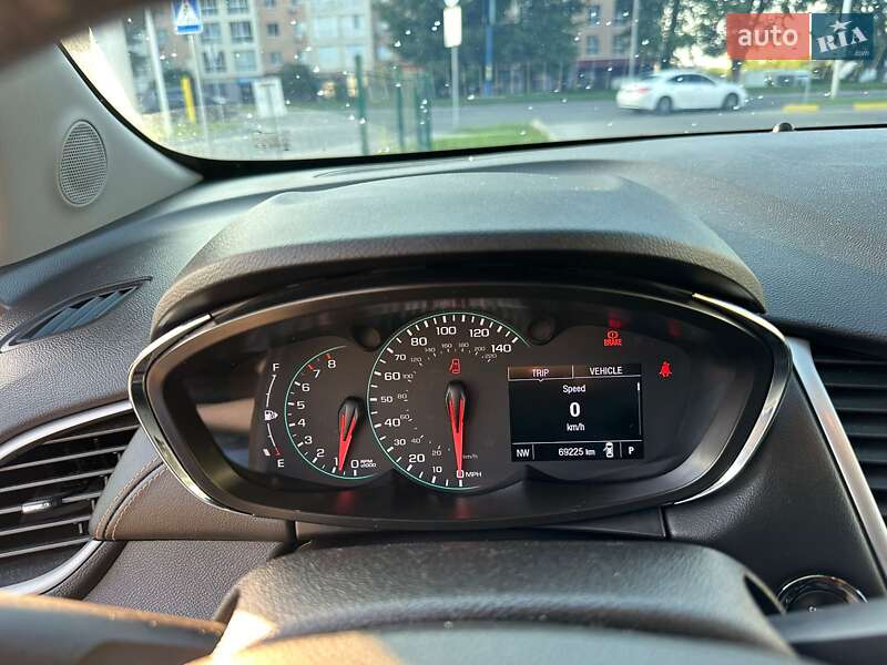 Внедорожник / Кроссовер Chevrolet Trax 2018 в Киеве
