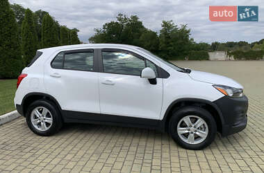 Внедорожник / Кроссовер Chevrolet Trax 2017 в 