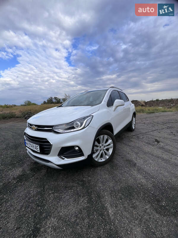 Внедорожник / Кроссовер Chevrolet Trax 2017 в 