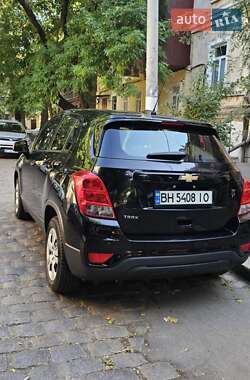 Внедорожник / Кроссовер Chevrolet Trax 2017 в 