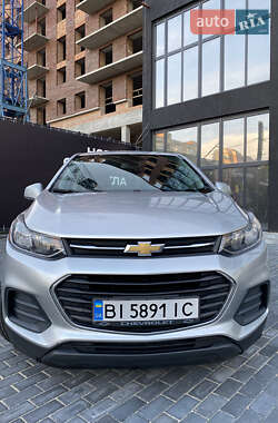 Внедорожник / Кроссовер Chevrolet Trax 2017 в 