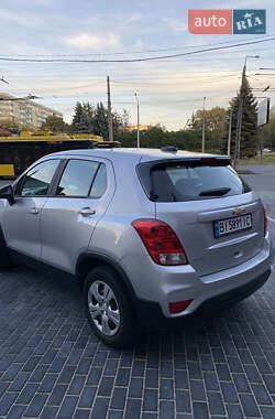 Внедорожник / Кроссовер Chevrolet Trax 2017 в 