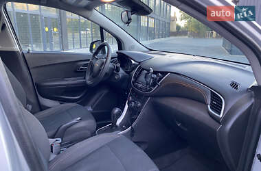 Внедорожник / Кроссовер Chevrolet Trax 2017 в 