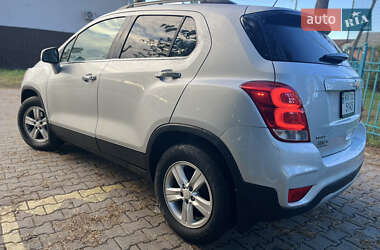 Внедорожник / Кроссовер Chevrolet Trax 2018 в 