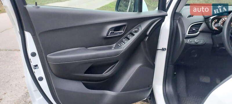 Внедорожник / Кроссовер Chevrolet Trax 2017 в Киеве