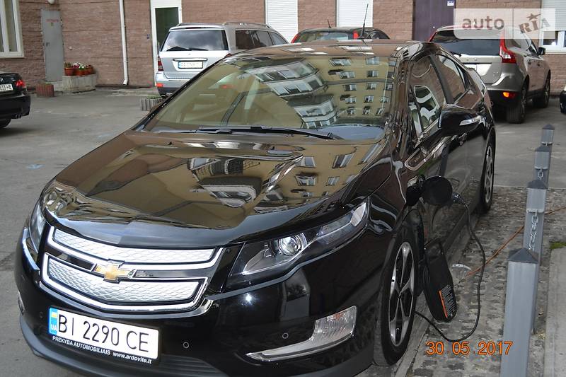 Хэтчбек Chevrolet Volt 2014 в Киеве