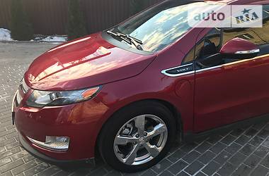 Седан Chevrolet Volt 2015 в Ирпене