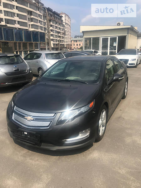 Хэтчбек Chevrolet Volt 2014 в Киеве