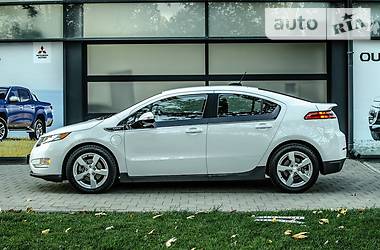 Хэтчбек Chevrolet Volt 2015 в Киеве