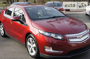 Седан Chevrolet Volt 2014 в Киеве