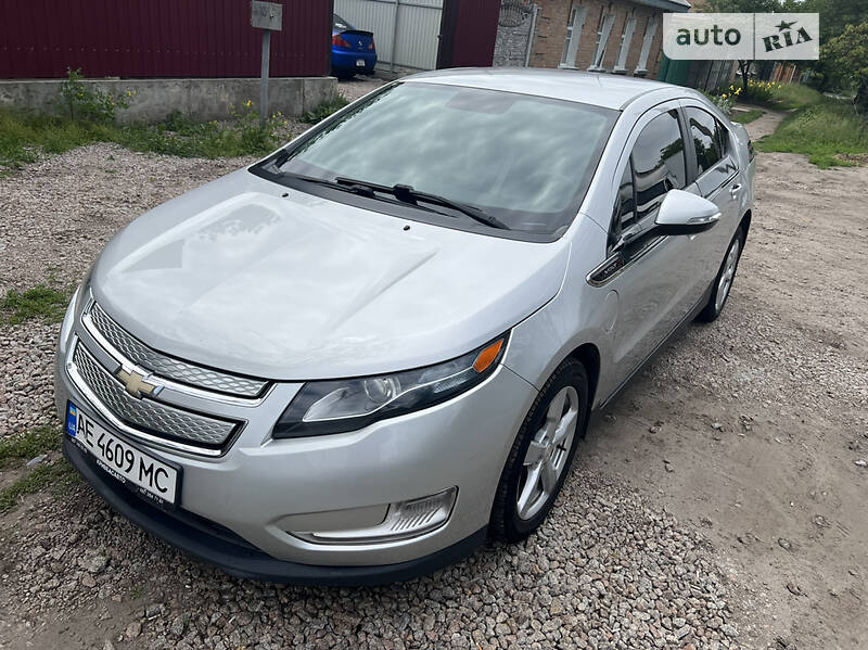 Хэтчбек Chevrolet Volt 2014 в Кропивницком