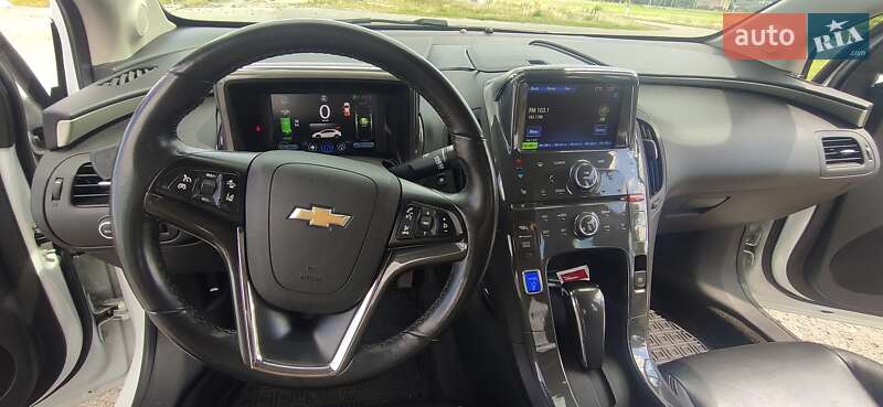 Хэтчбек Chevrolet Volt 2012 в Киеве