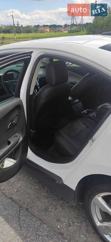 Хэтчбек Chevrolet Volt 2012 в Киеве