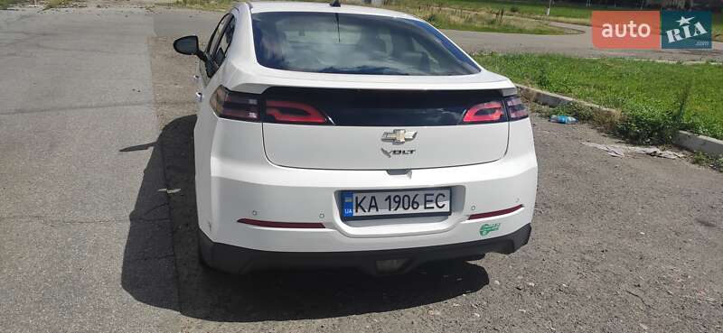 Хэтчбек Chevrolet Volt 2012 в Киеве