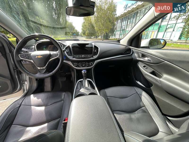 Хэтчбек Chevrolet Volt 2016 в Киеве