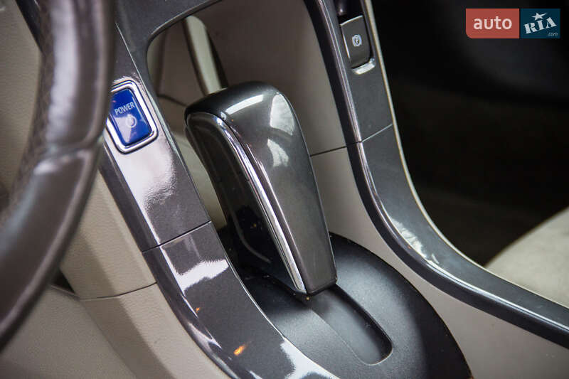 Лифтбек Chevrolet Volt 2013 в Луцке