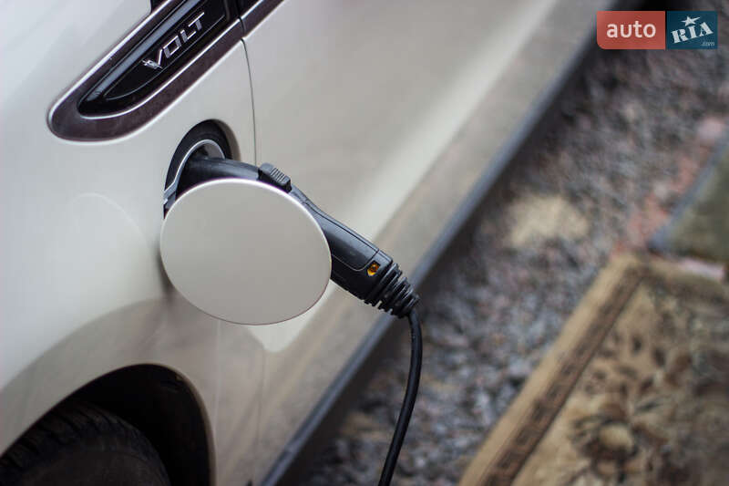 Лифтбек Chevrolet Volt 2013 в Луцке