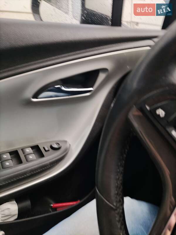 Хэтчбек Chevrolet Volt 2011 в Житомире